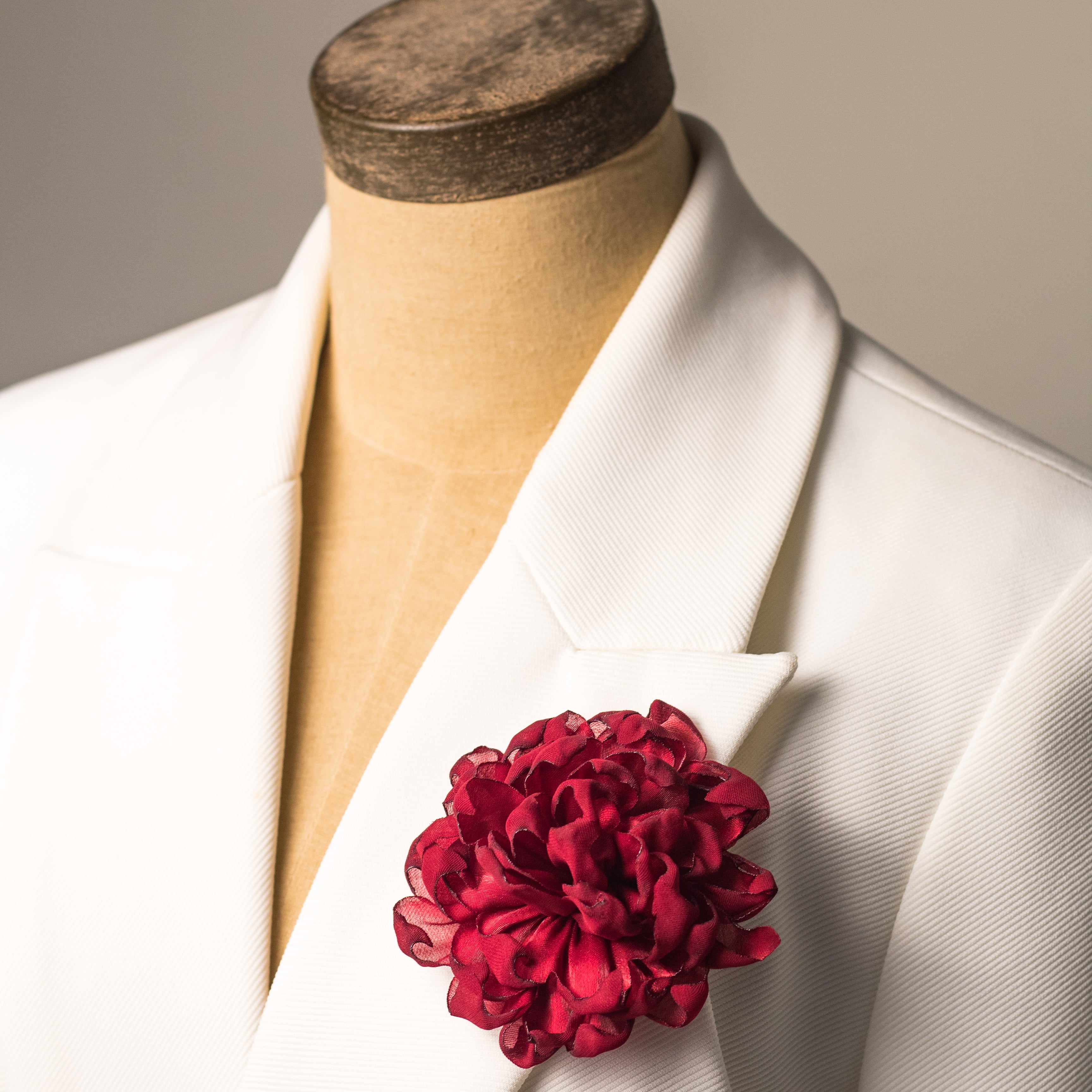 BROCHE FLOR GUINDA