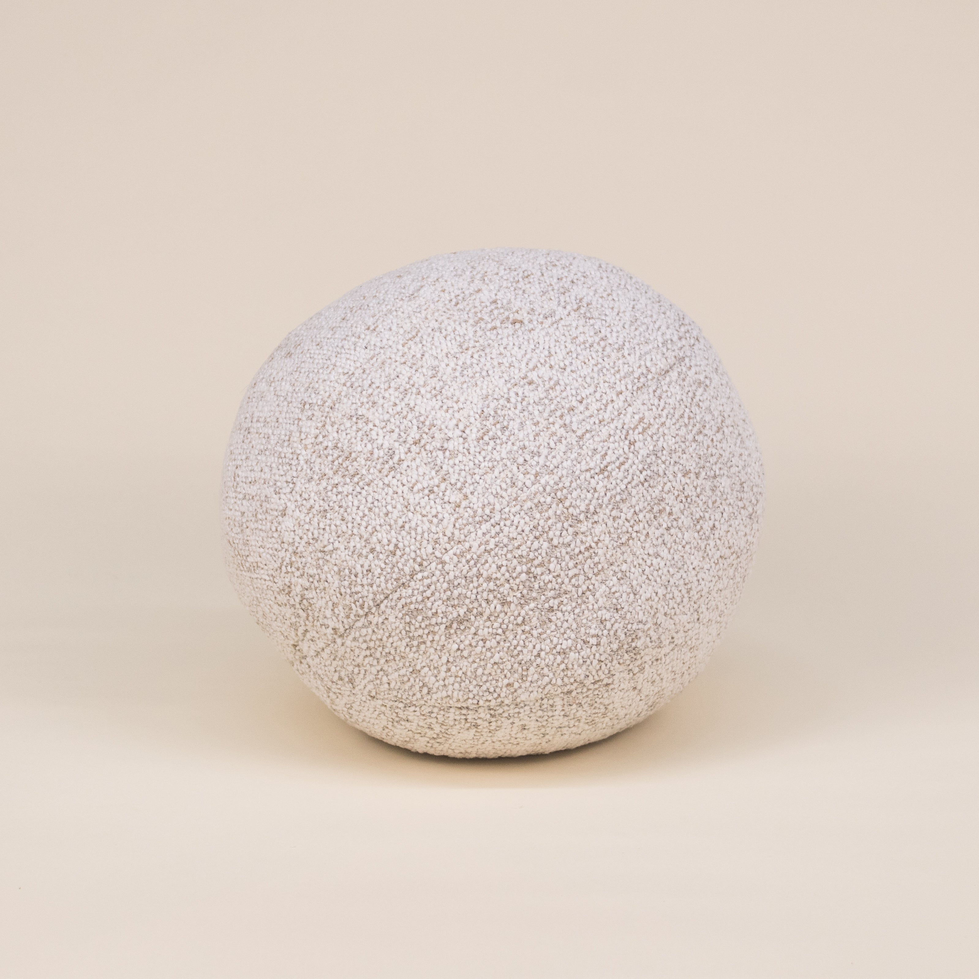 COJIN ESFERA BEIGE