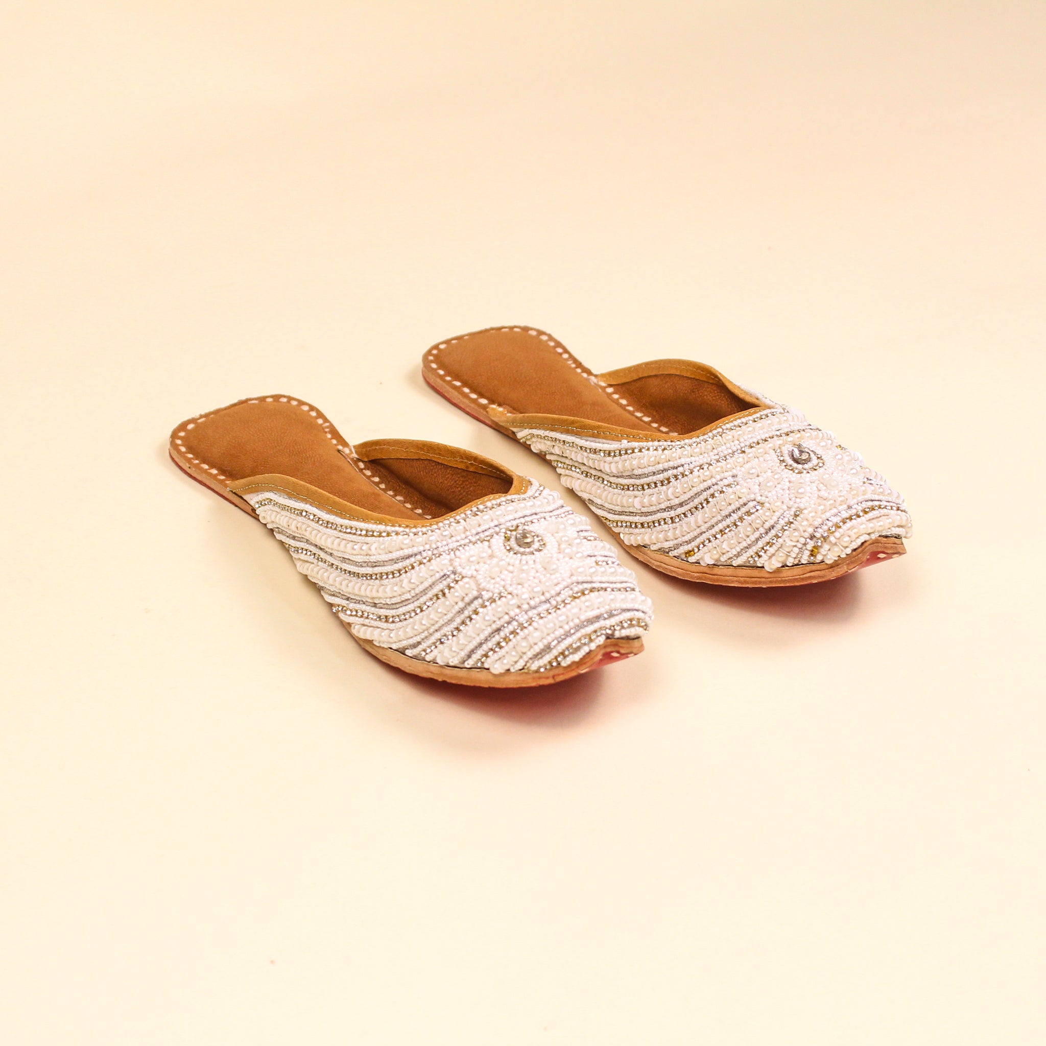 ZAPATILLA INDIA TALLA 7 USA