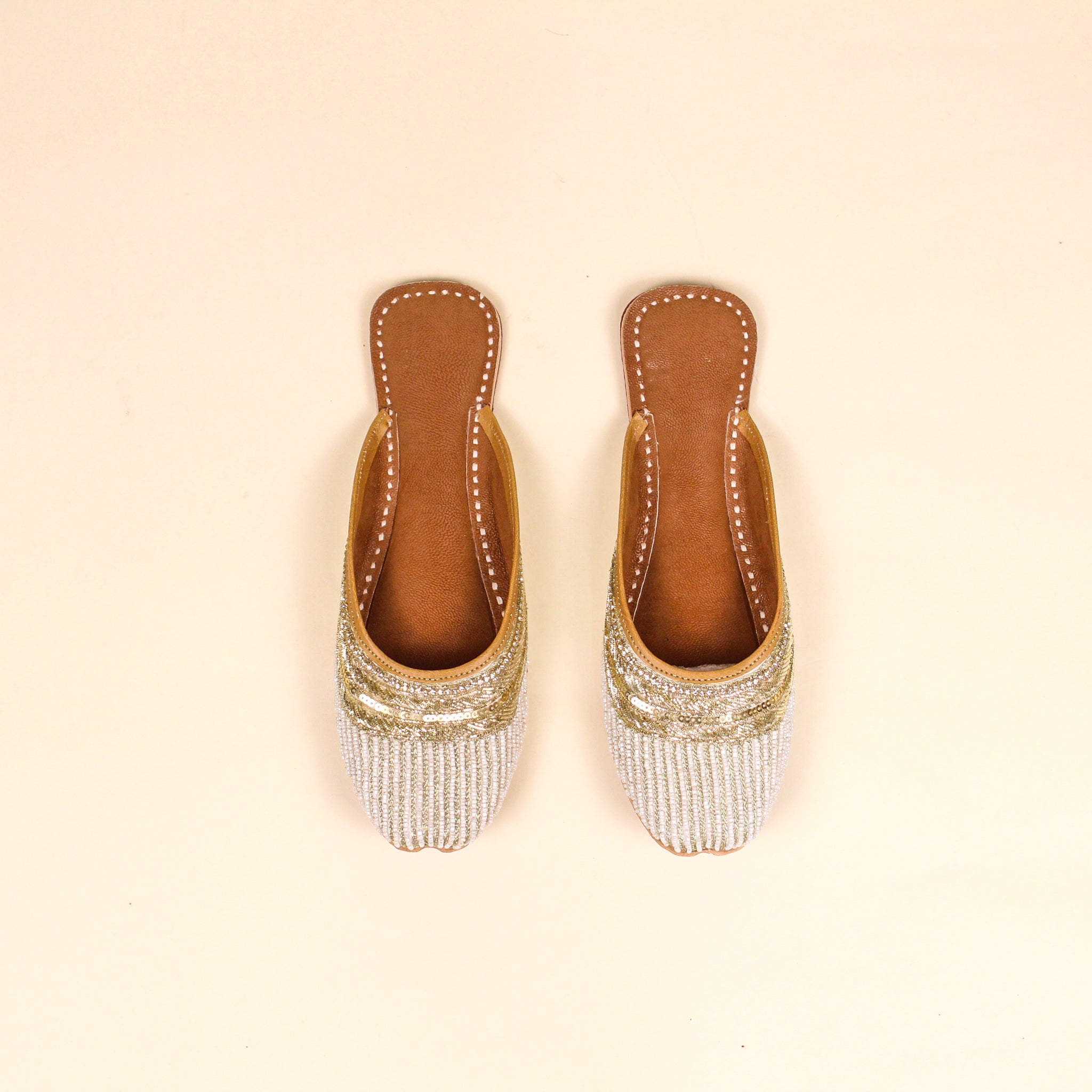 ZAPATILLA INDIA TALLA 7 USA