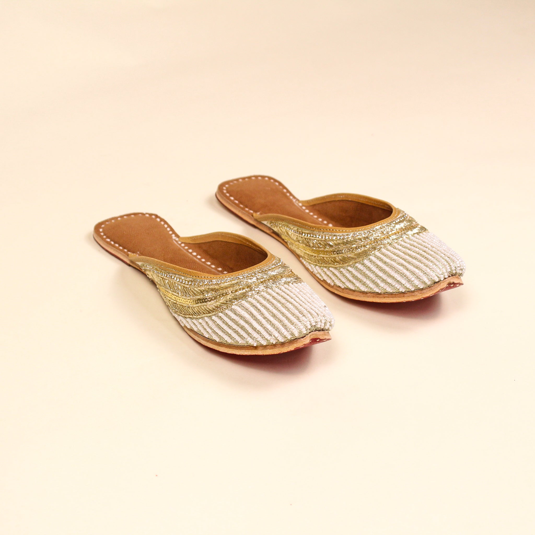 ZAPATILLA INDIA TALLA 7 USA