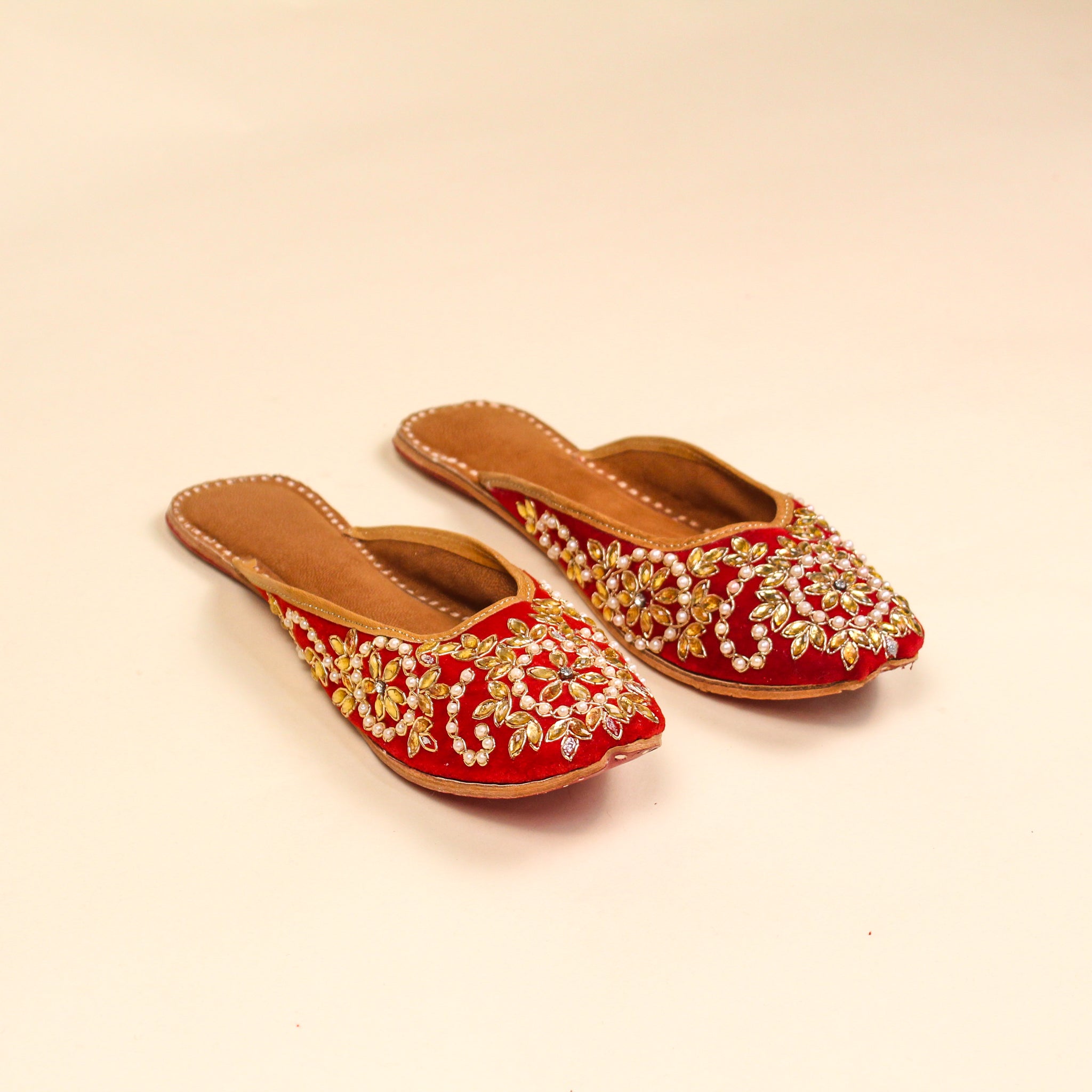 ZAPATILLA INDIA TALLA 7 USA