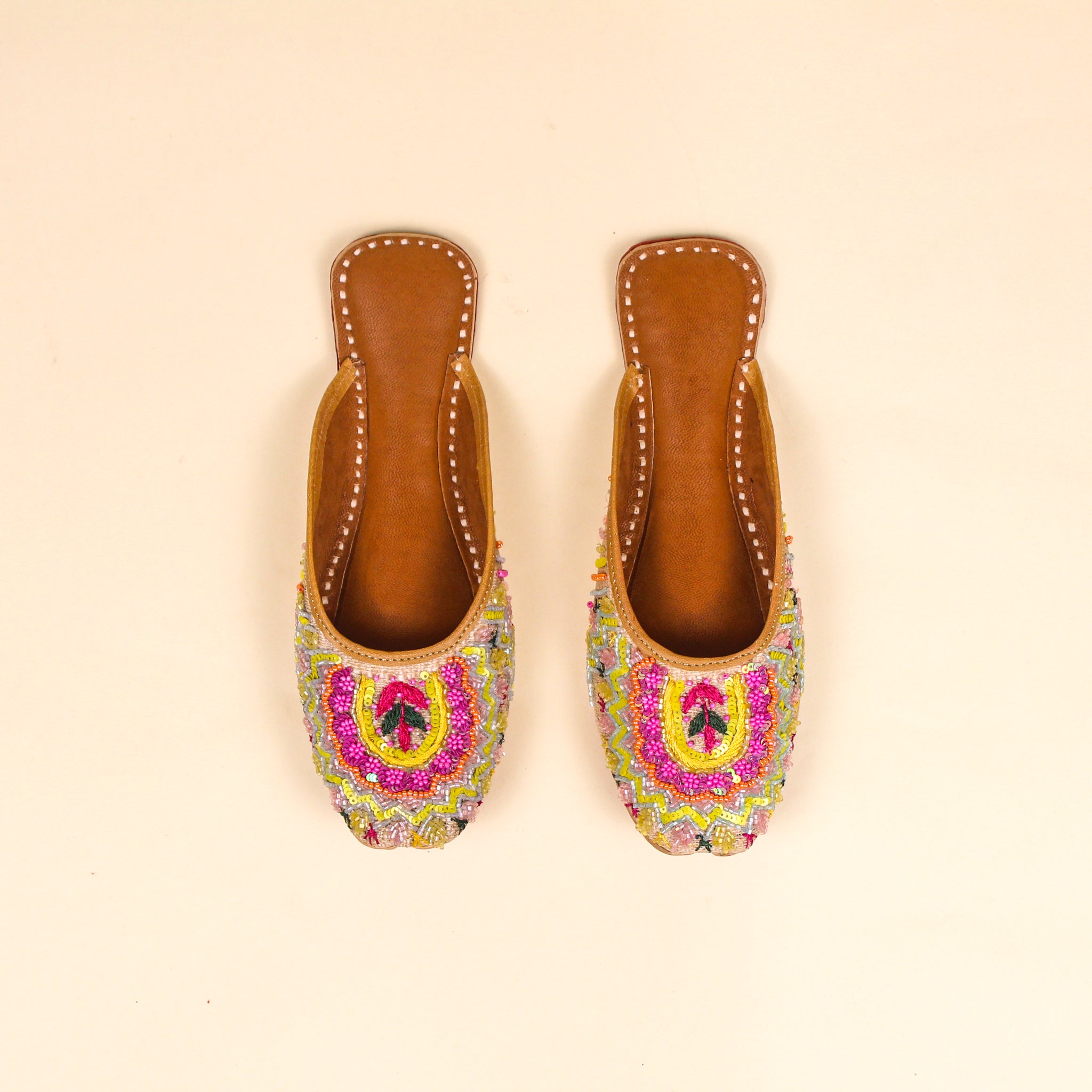 ZAPATILLA INDIA TALLA 7 USA