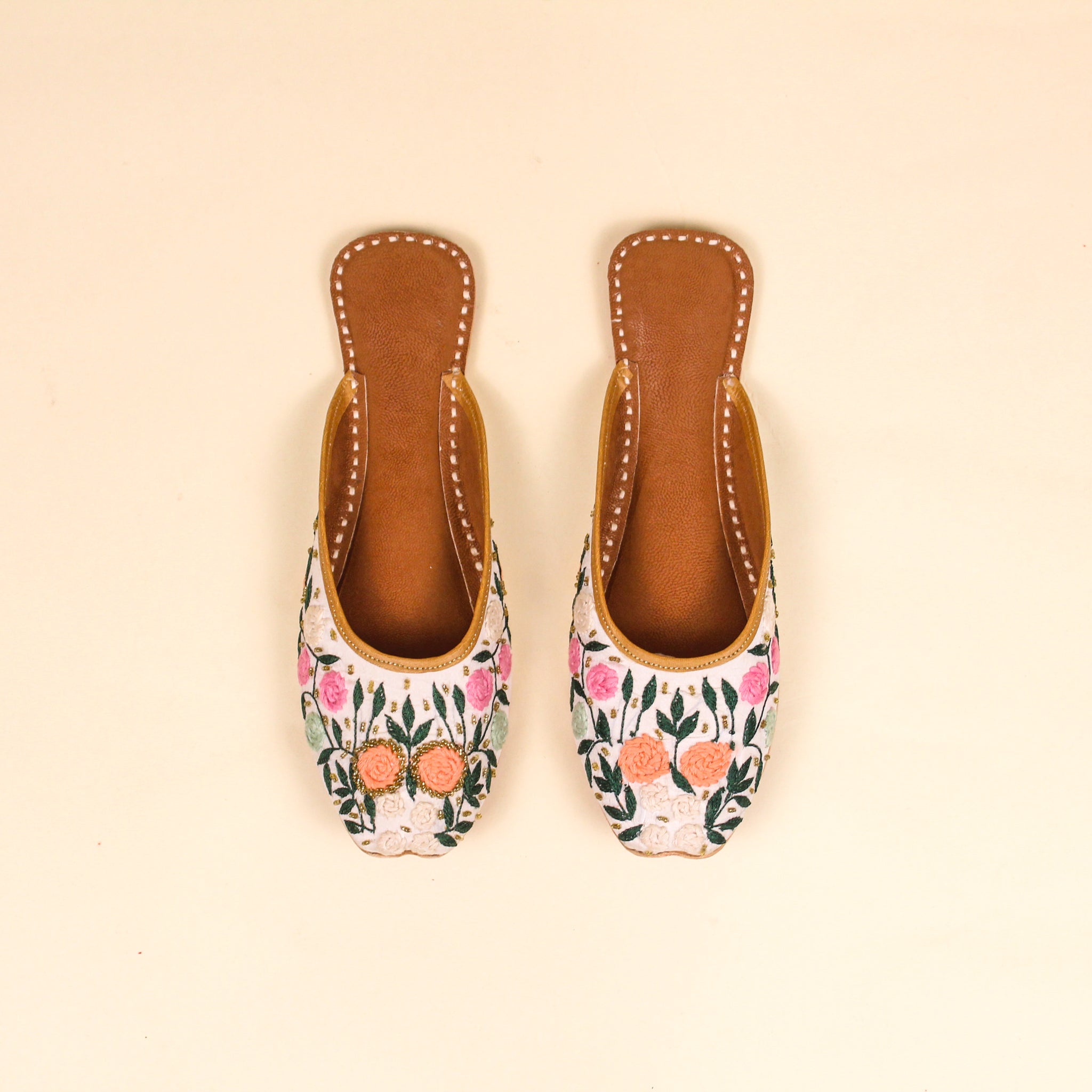 ZAPATILLA INDIA TALLA 7 USA