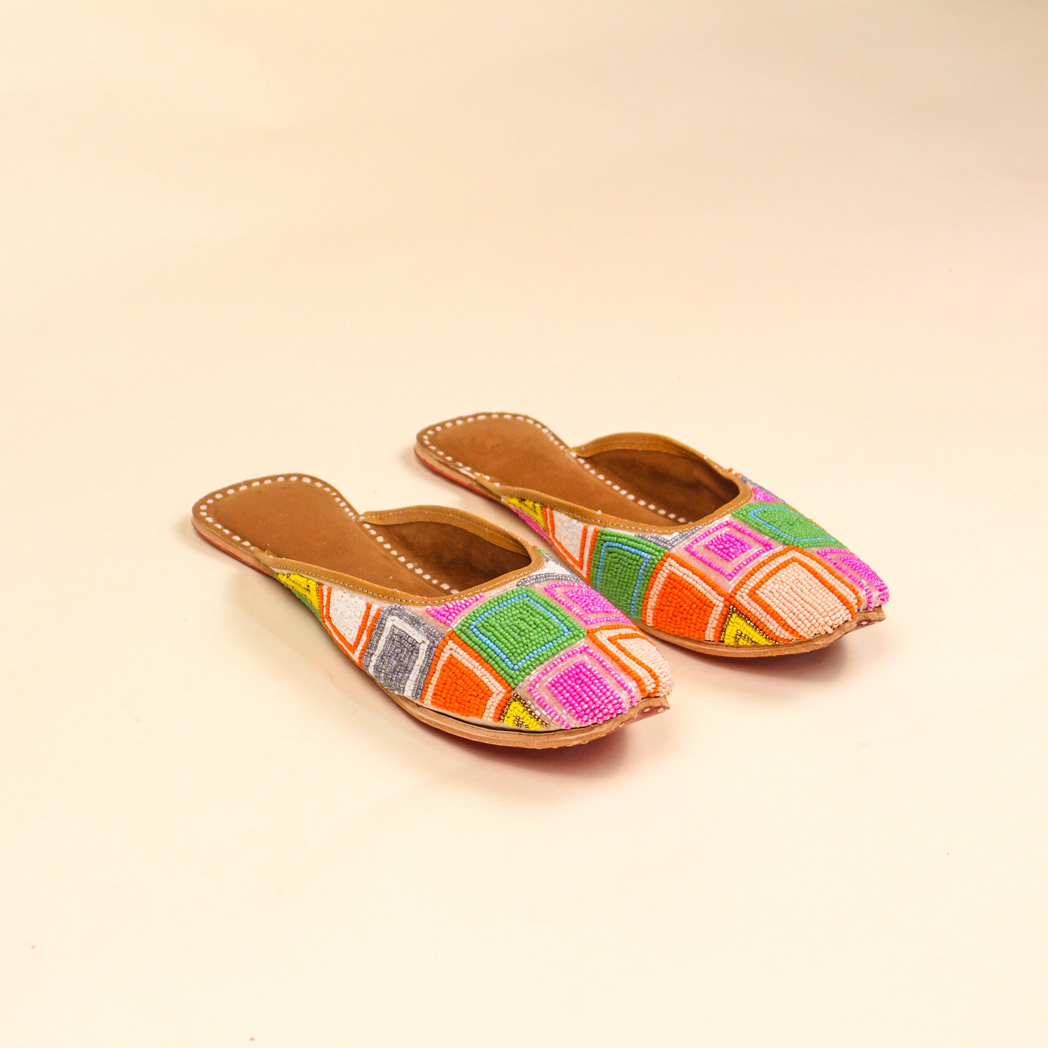 ZAPATILLA INDIA TALLA 7 USA