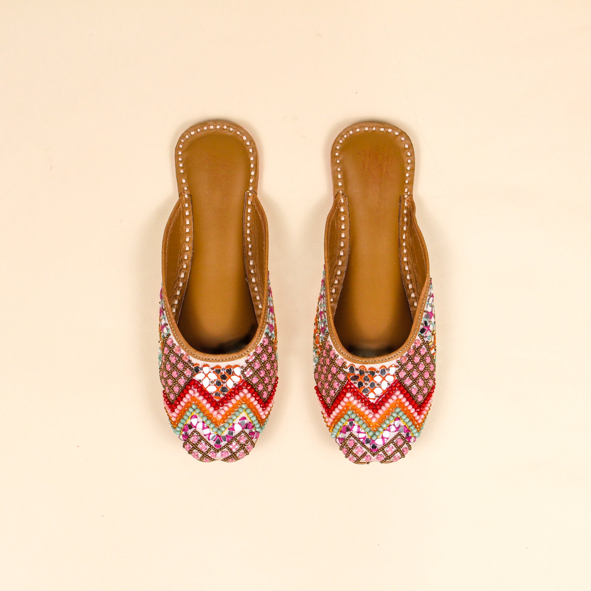 ZAPATILLA INDIA TALLA 7 USA