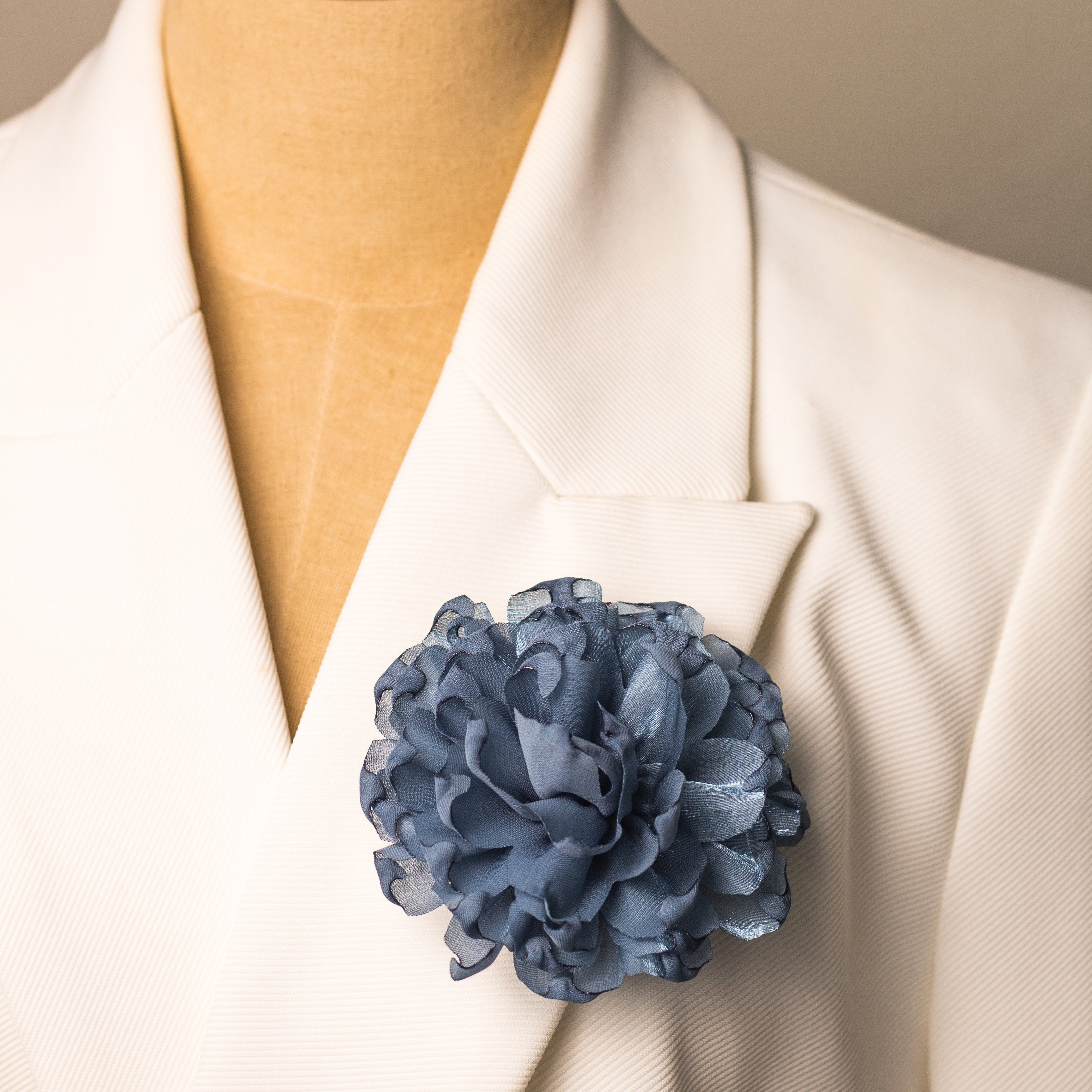 BROCHE FLOR AZUL