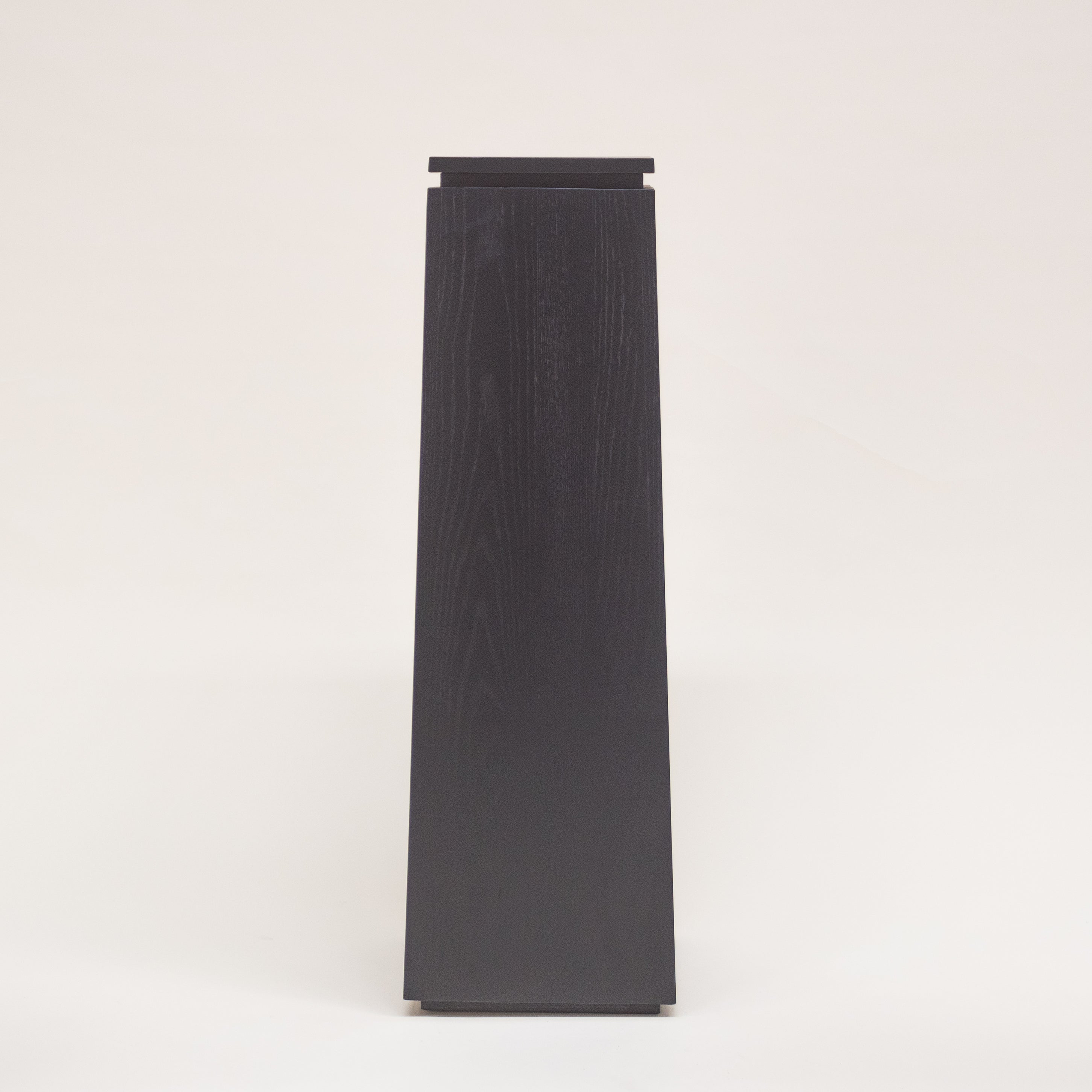 PEDESTAL BLACK