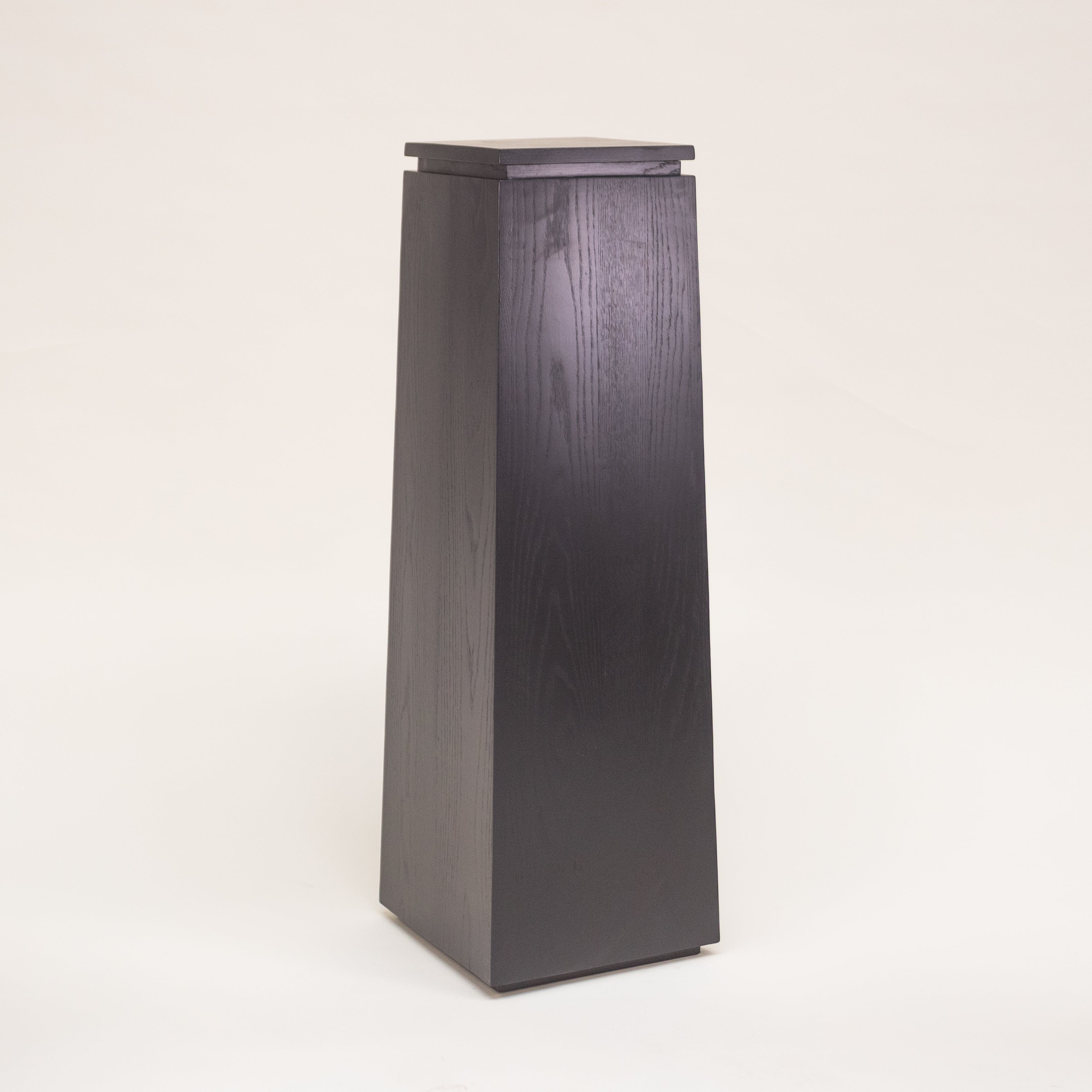 PEDESTAL BLACK