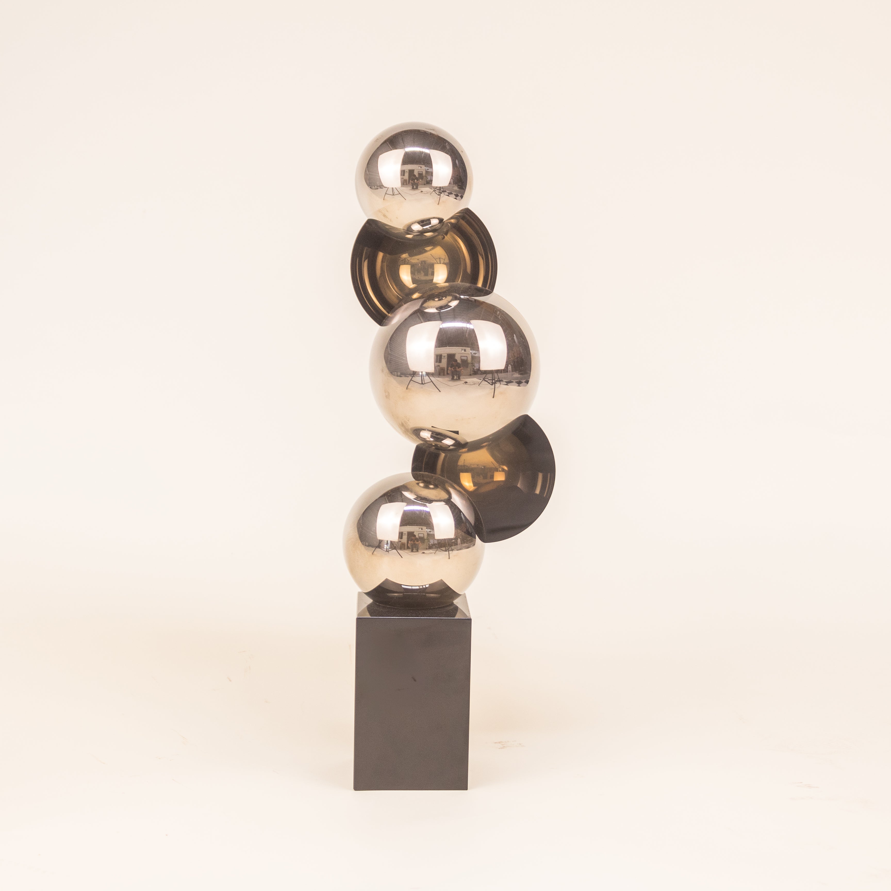 ESCULTURA MOLECULA