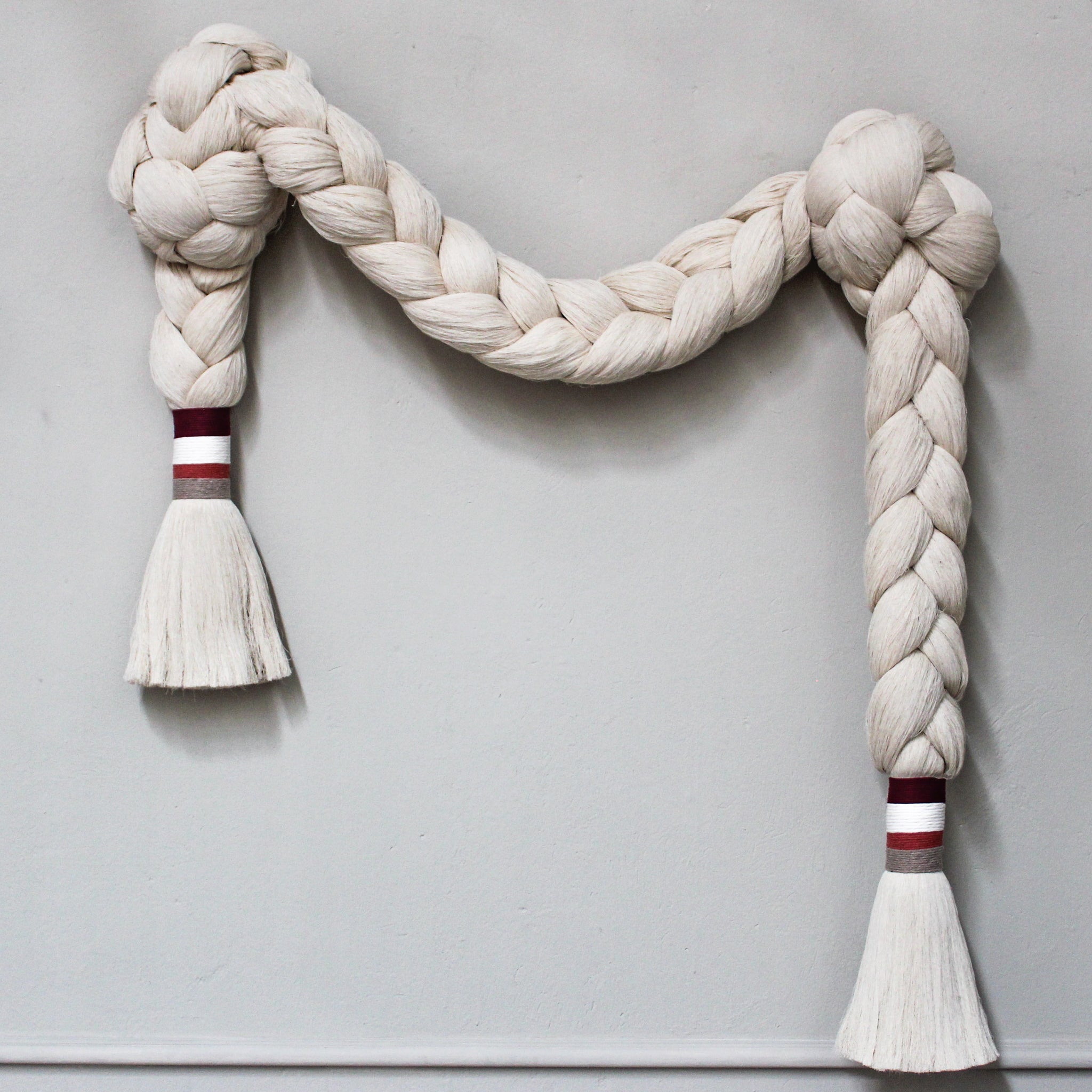 ESCULTURA TRENZA BLANCA