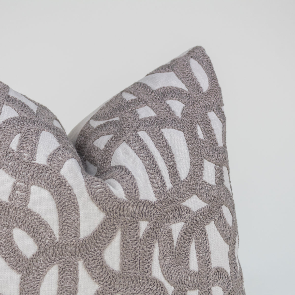 COJIN SNAKE TAUPE