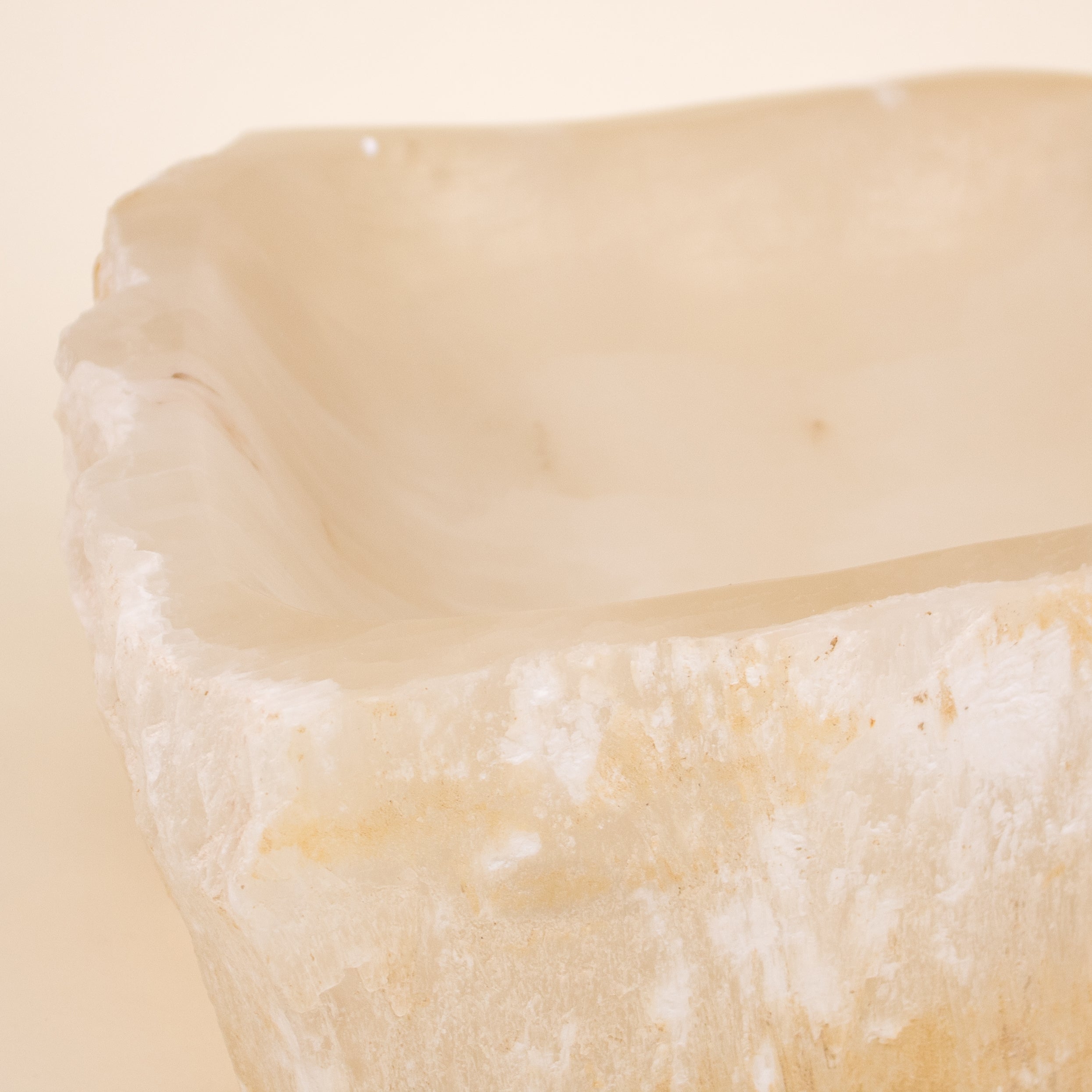 Bowl Selenita